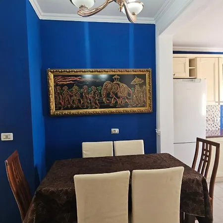 Skanderbeg Square Explorer * Tiran